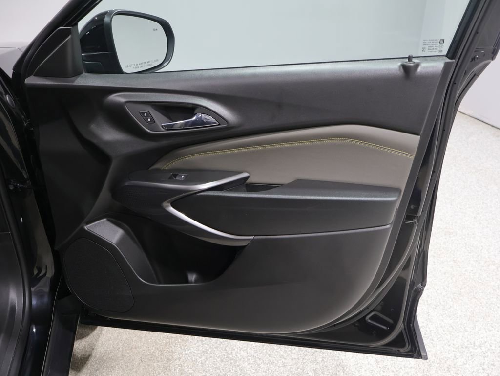 Used 2025 Chevrolet Trax ACTIV w/ Driver Confidence Package image 23