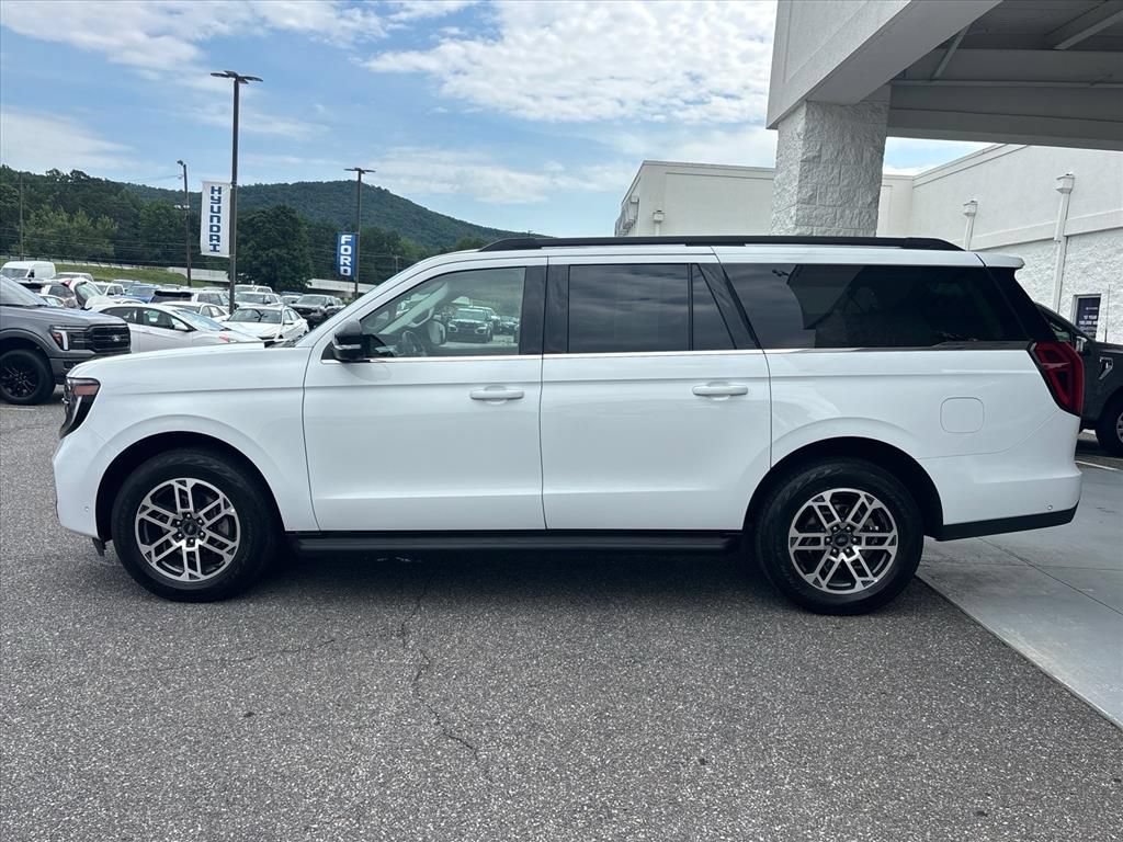 Used 2025 Ford Expedition Max Active AWD/4WD image 24