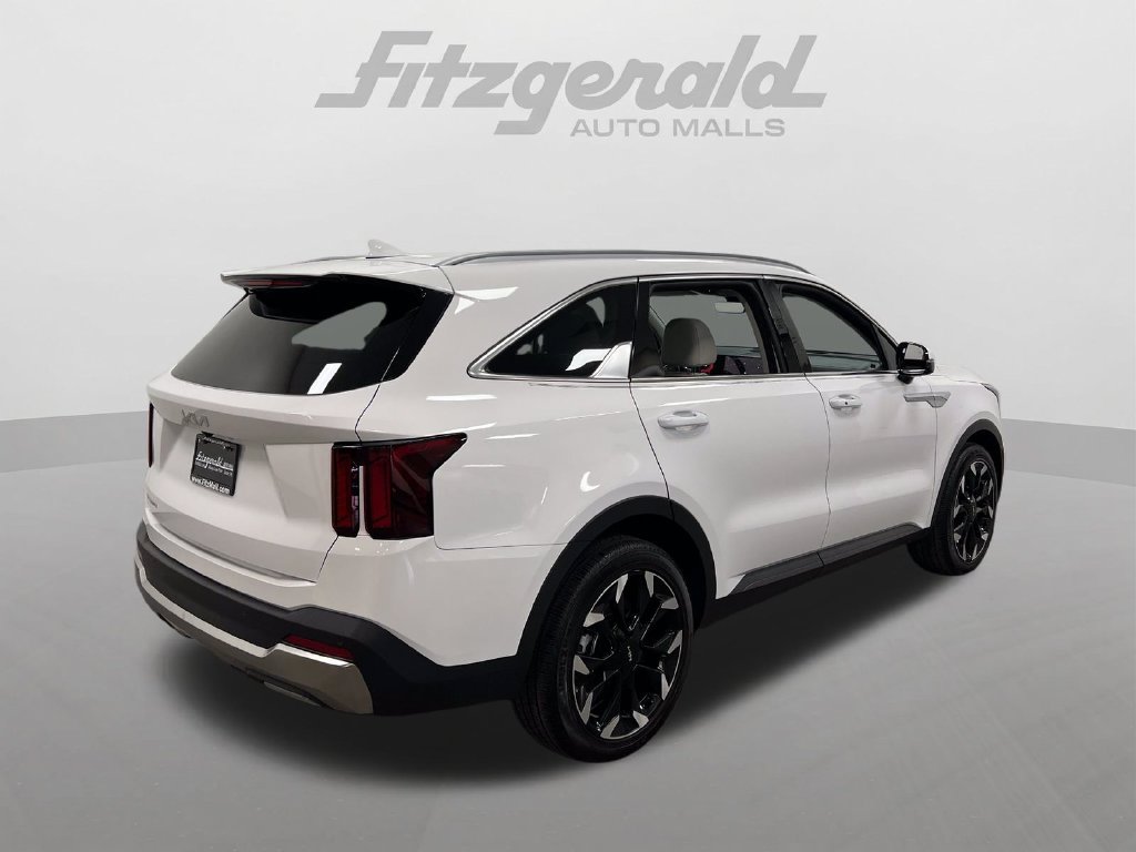 Used 2025 Kia Sorento EX FWD image 5