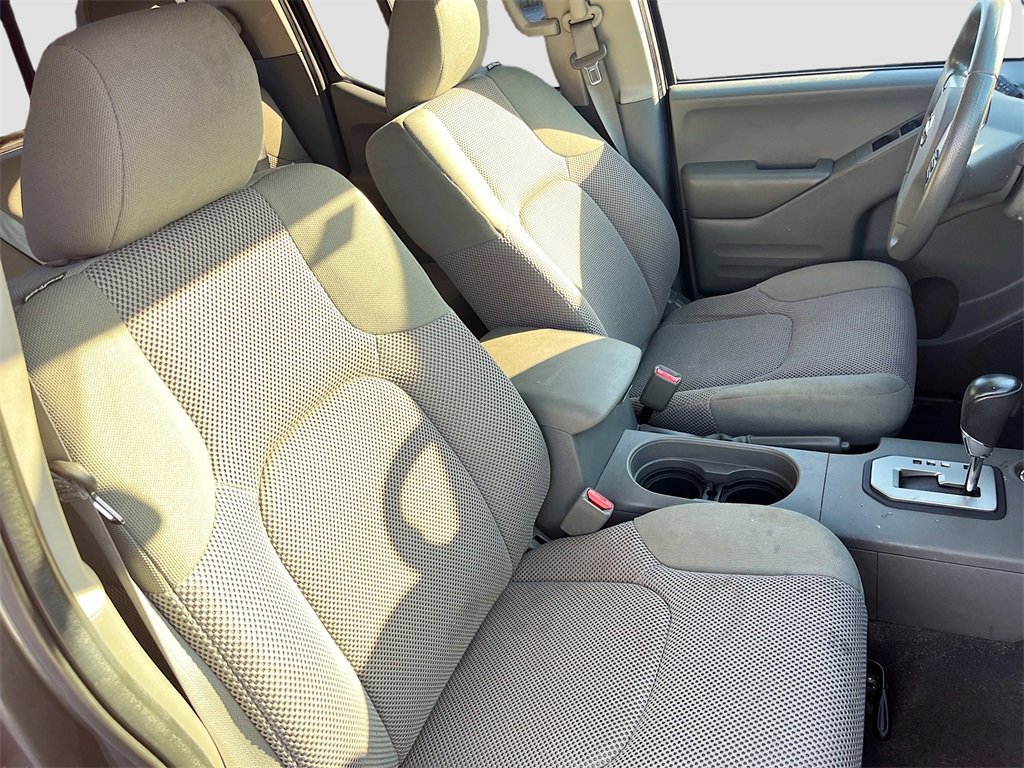 Used 2020 Nissan Frontier SV w/ Midnight Edition Floor Mats image 27