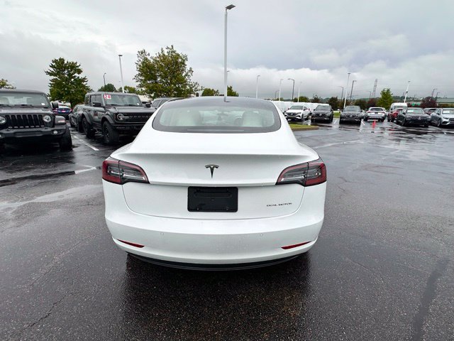 Used 2022 Tesla Model 3 Long Range AWD/4WD image 8