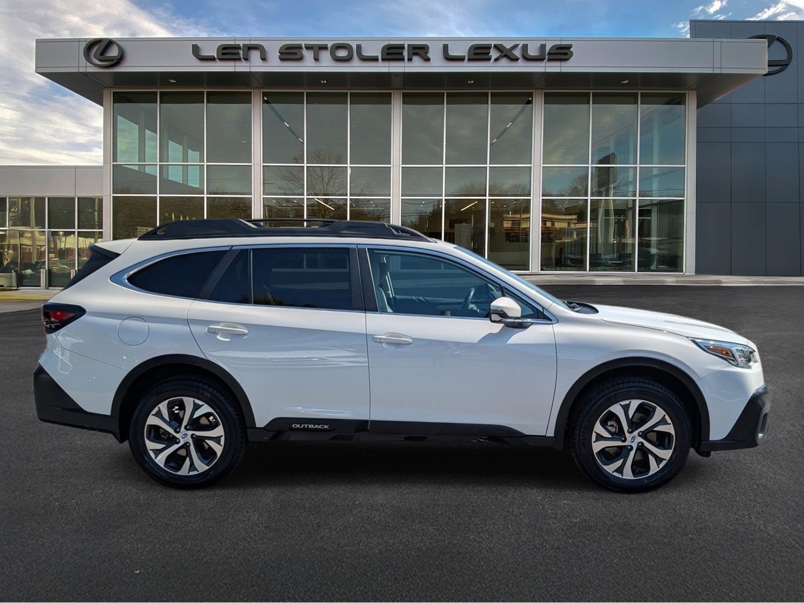 Used 2020 Subaru Outback Limited w/ Popular Package #2 AWD/4WD image 2