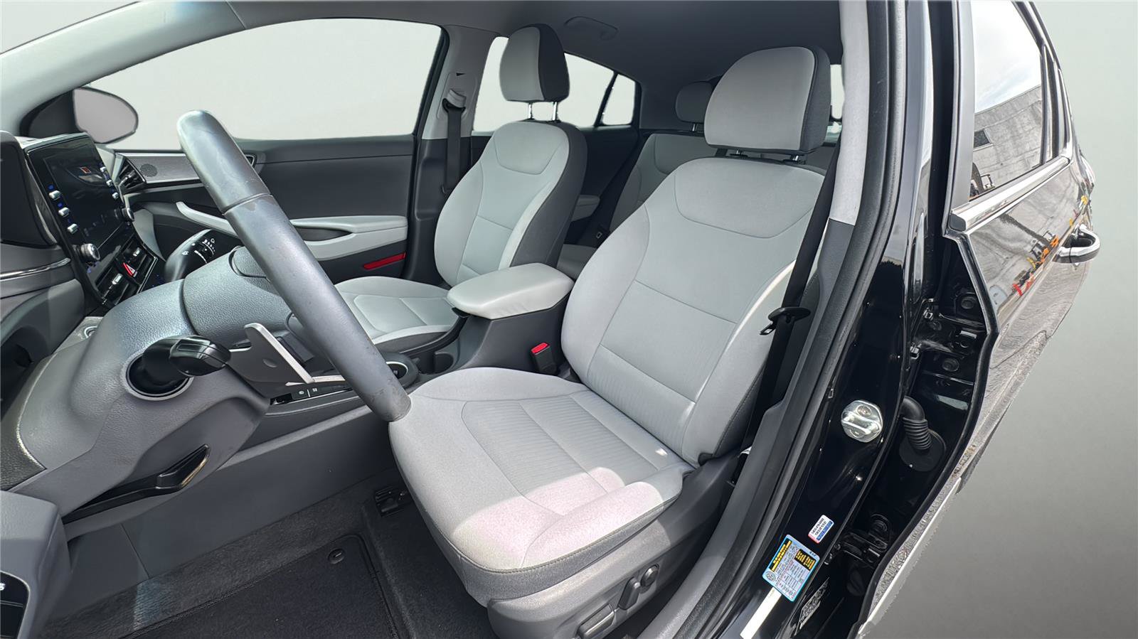 Used 2022 Hyundai Ioniq SEL FWD image 18