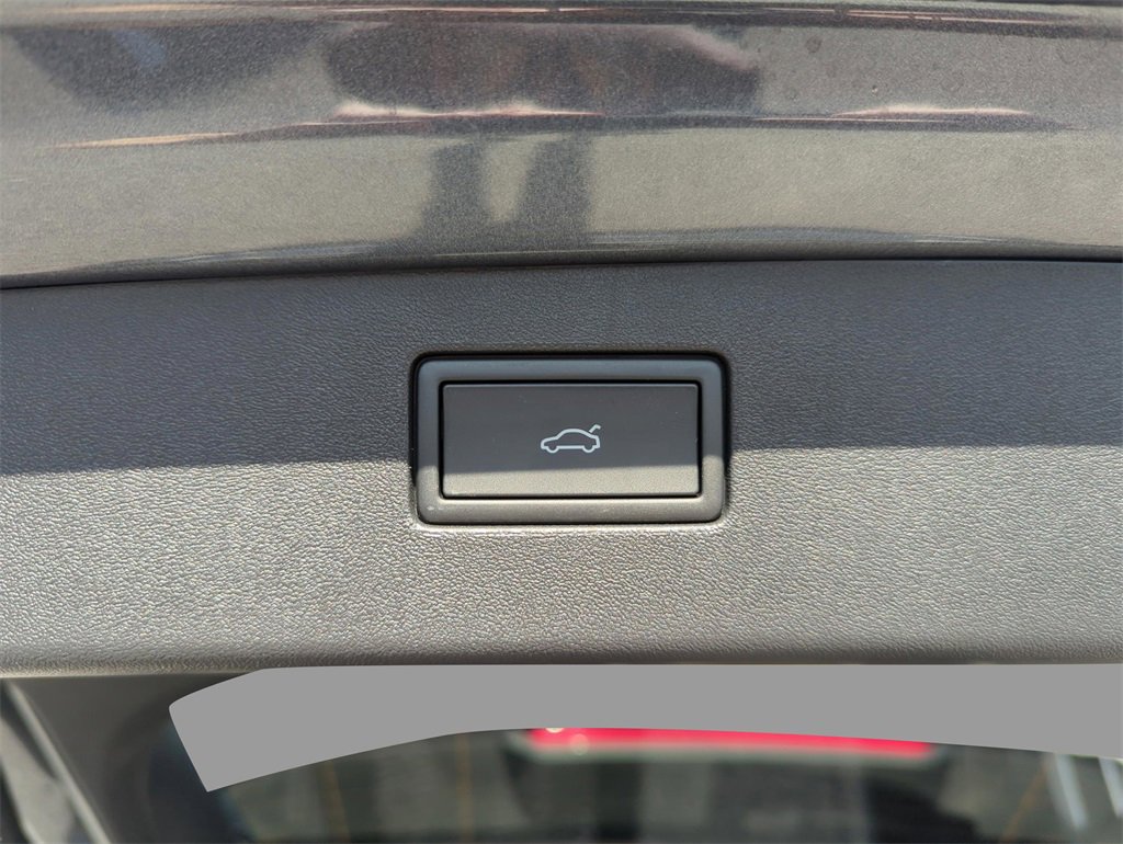 New 2026 Volkswagen Tiguan SE R-Line image 41