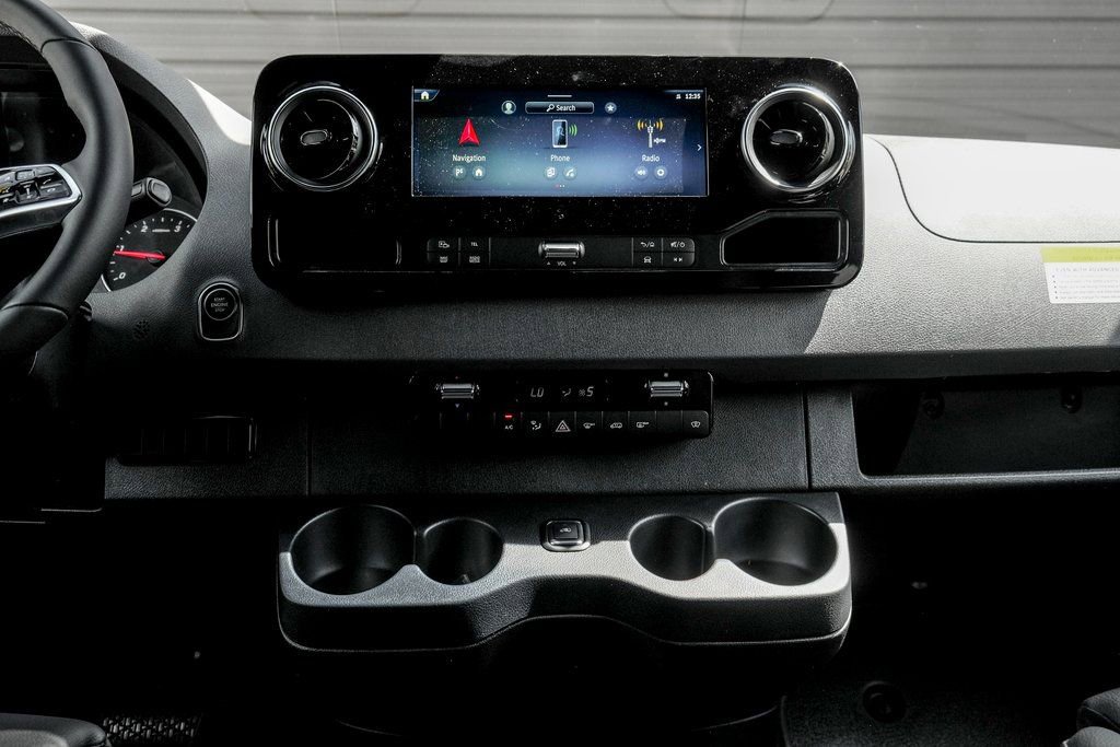 Used 2025 Mercedes-Benz Sprinter 2500 image 20