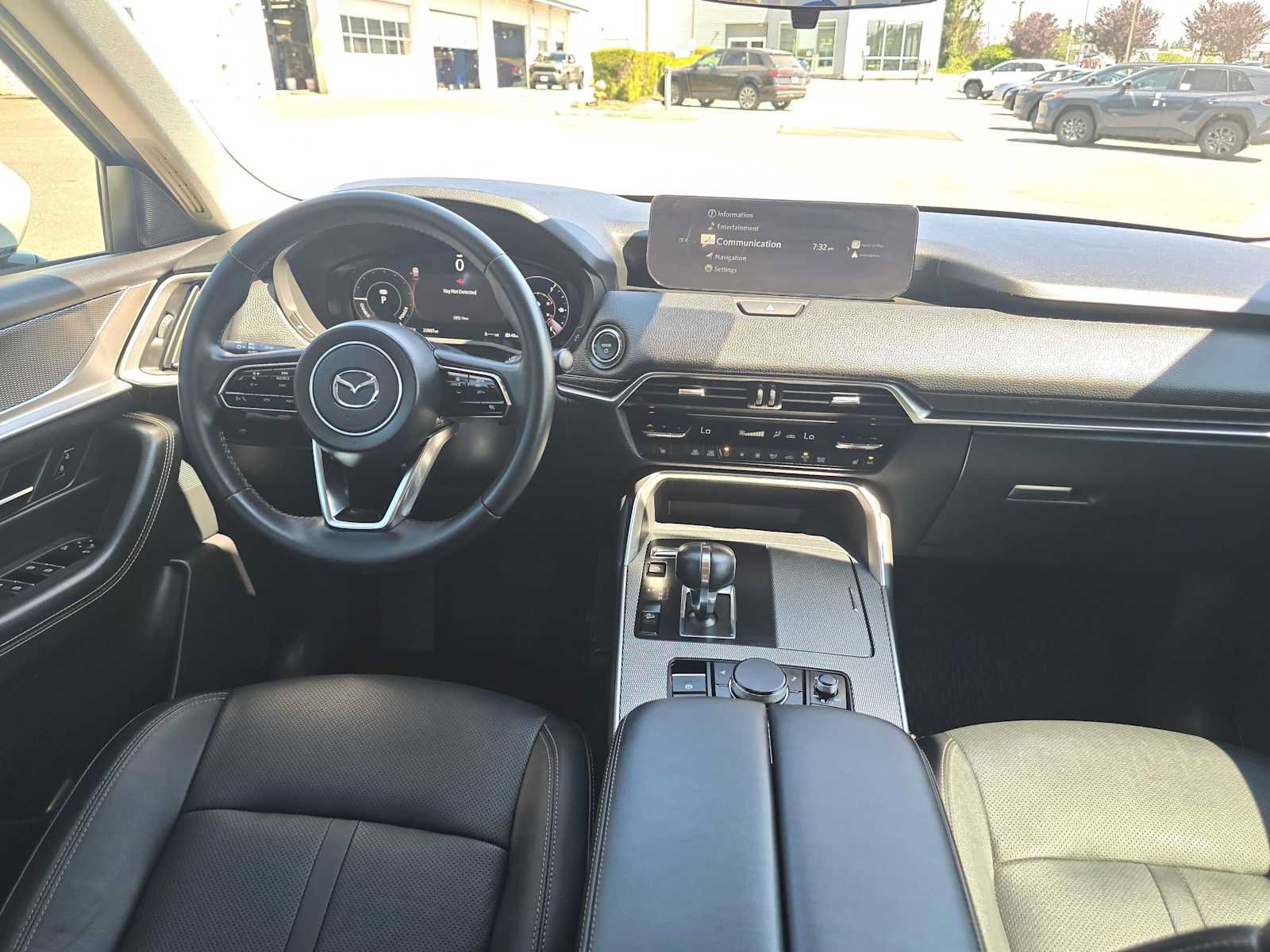 Used 2024 MAZDA CX-90 Plug-In Hybrid w/ Preferred AWD/4WD image 18