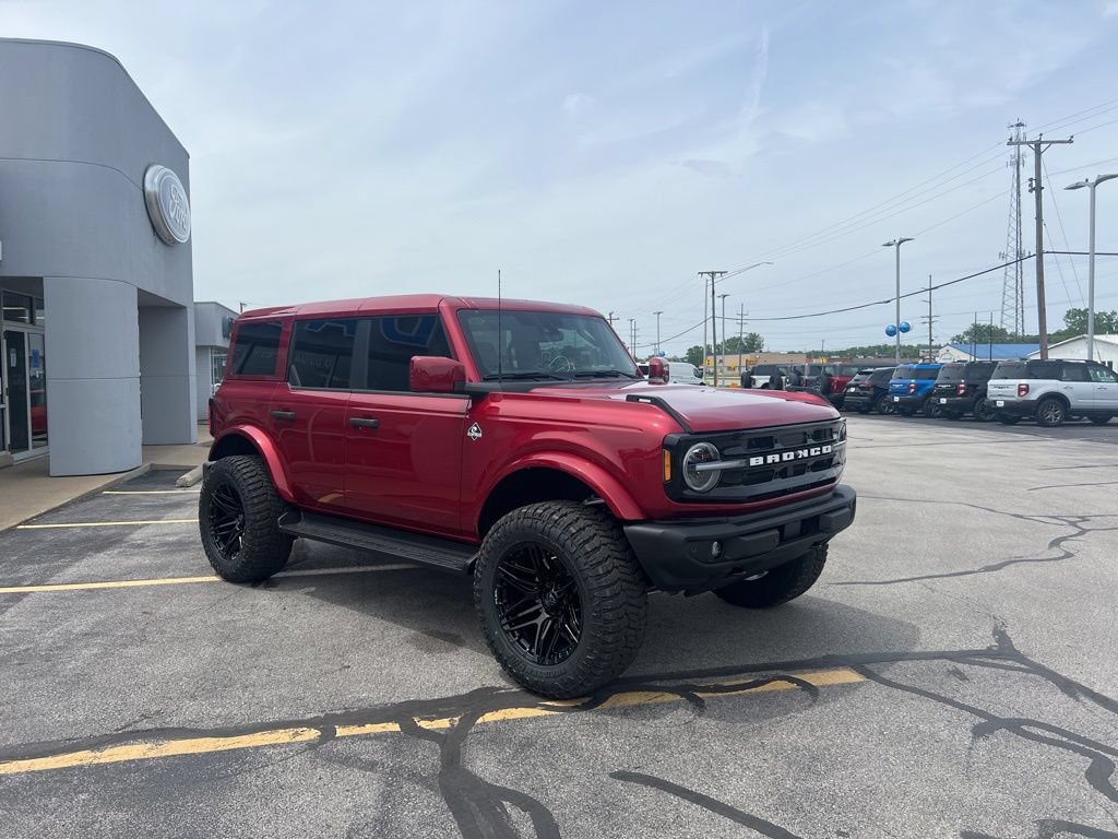 New 2026 Ford Bronco Outer Banks AWD/4WD image 1