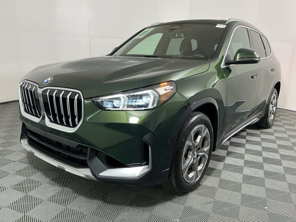 Certified 2025 BMW X1 xDrive28i w/ Technology Package AWD/4WD image 2