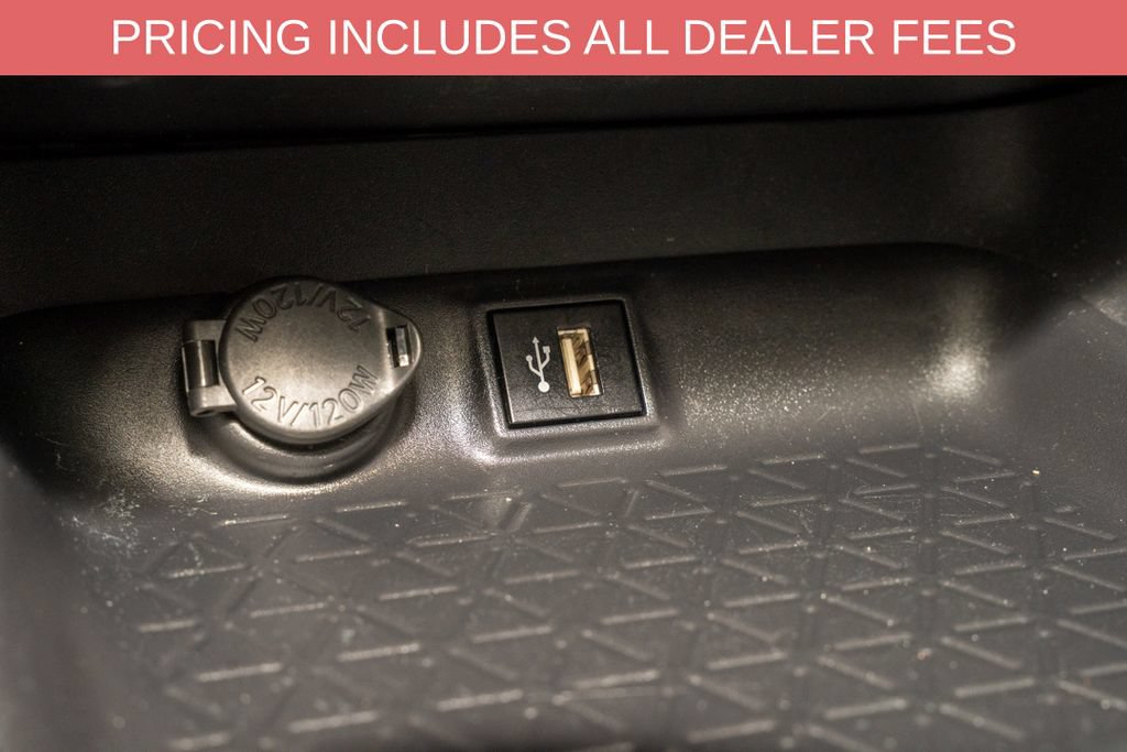 Used 2025 Toyota RAV4 LE AWD/4WD image 13