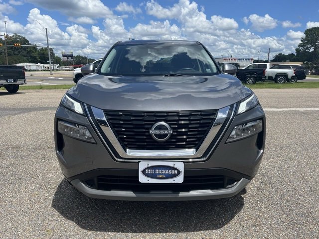 Used 2023 Nissan Rogue SV image 2