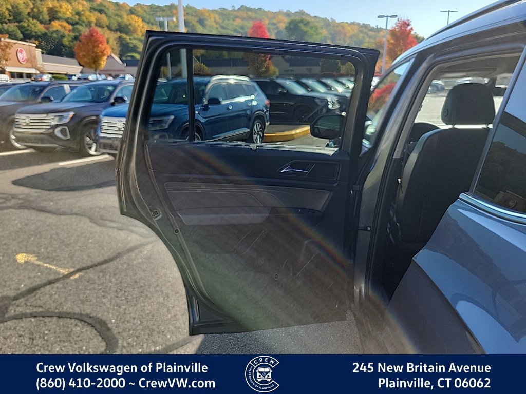 Certified 2023 Volkswagen Atlas SE w/ Black Wheel Package AWD/4WD image 47