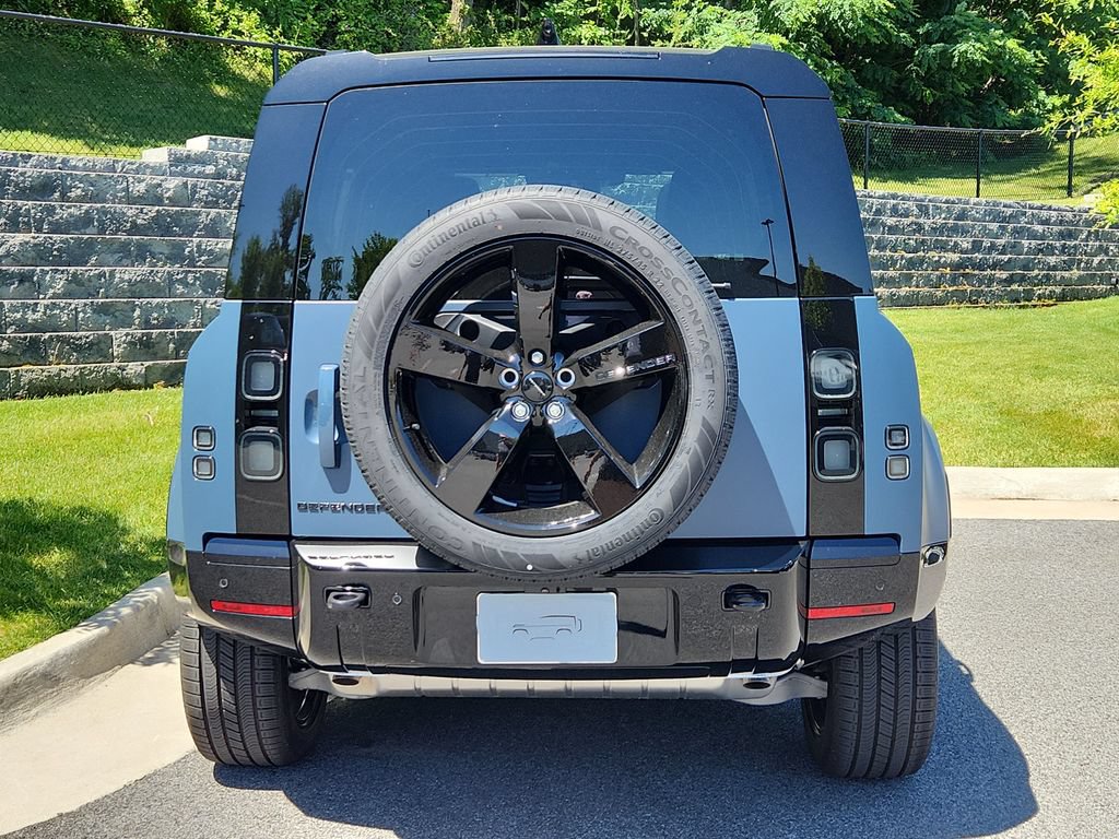New 2026 Land Rover Defender 110 X-Dynamic SE AWD/4WD image 7