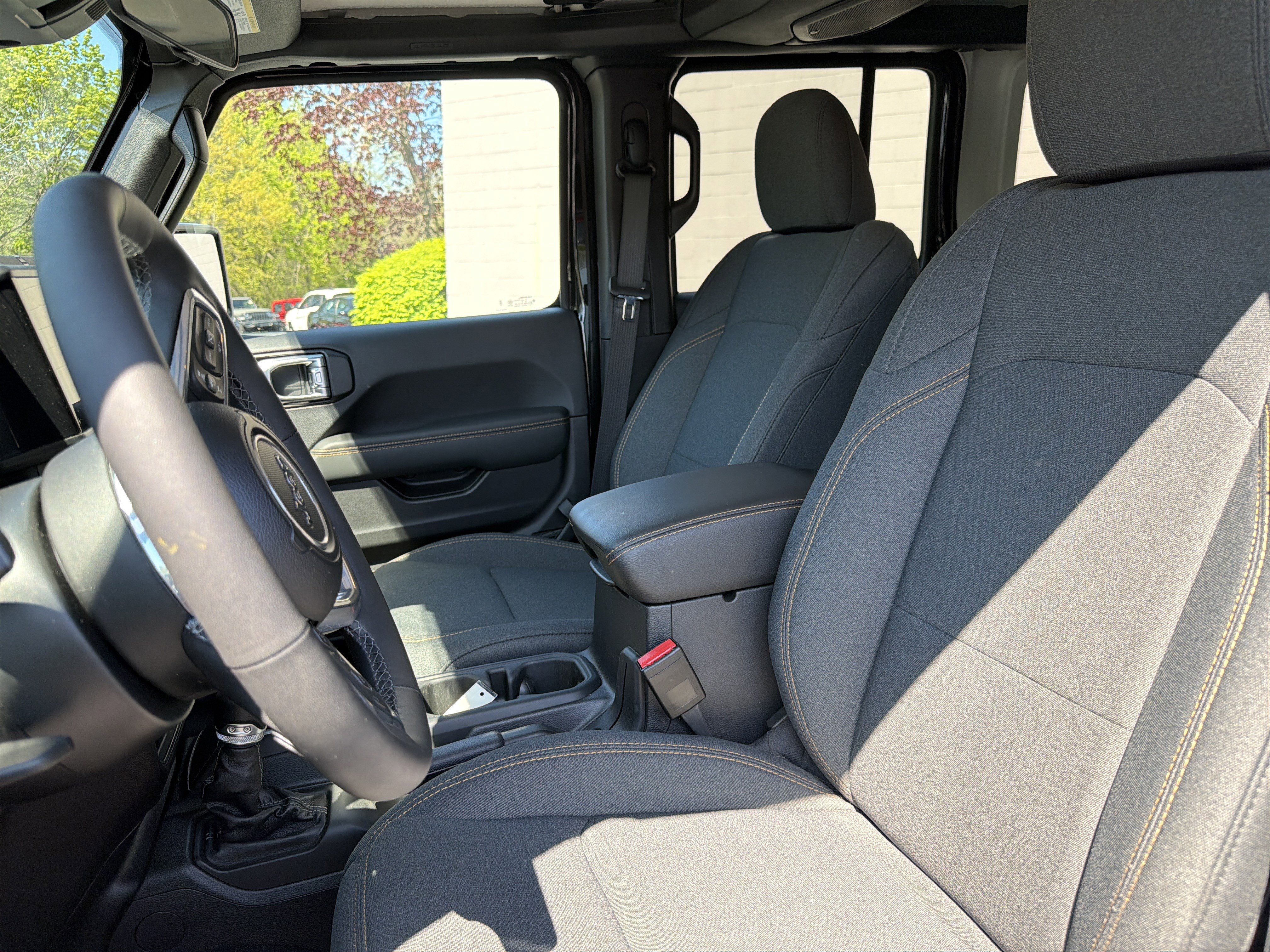 Certified 2025 Jeep Wrangler Unlimited Sahara AWD/4WD image 14