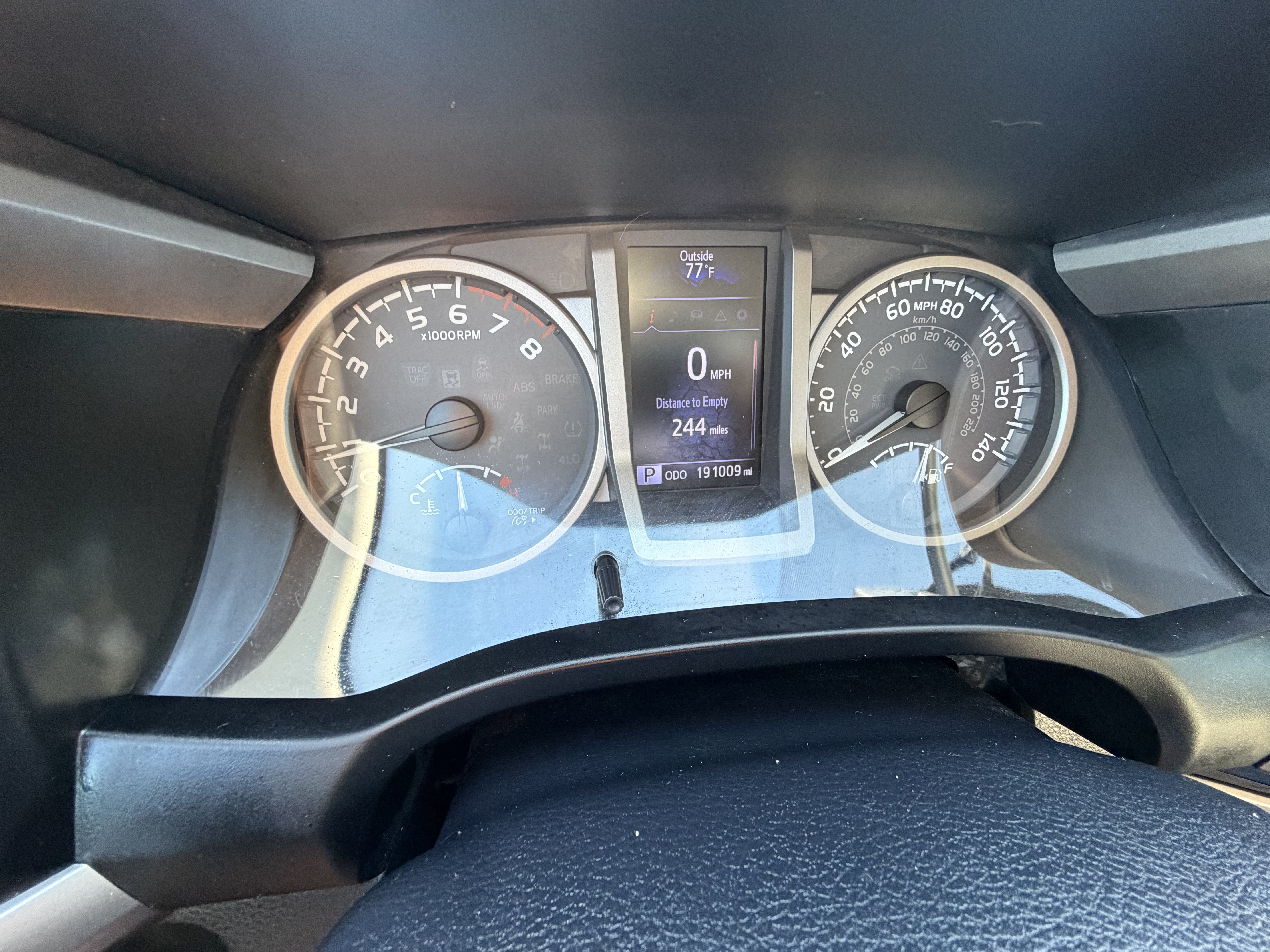 Used 2017 Toyota Tacoma SR5 w/ Tow Package AWD/4WD image 18