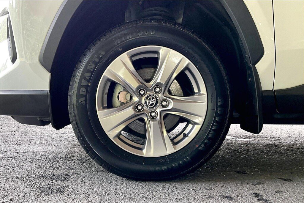 Used 2023 Toyota RAV4 XLE w/ Convenience Package AWD/4WD image 17