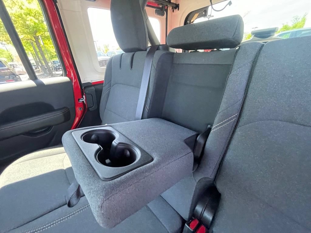Certified 2025 Jeep Wrangler Unlimited Sahara w/ Safety Group AWD/4WD image 22