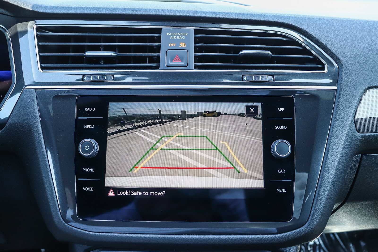 Used 2023 Volkswagen Tiguan SE R-Line FWD image 27