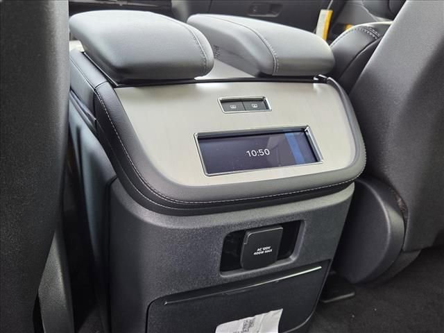 New 2025 Lincoln Navigator Reserve w/ Jet Appearance Package AWD/4WD image 16