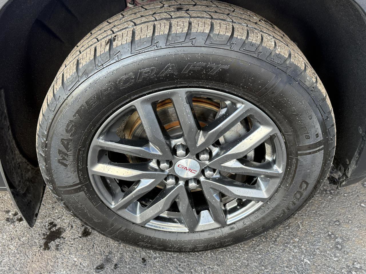Used 2018 GMC Acadia SLT image 25