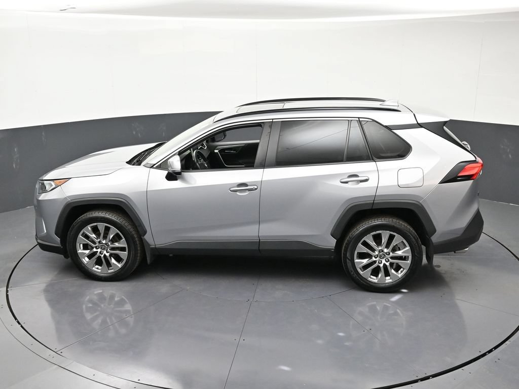 Used 2019 Toyota RAV4 Limited AWD/4WD image 17