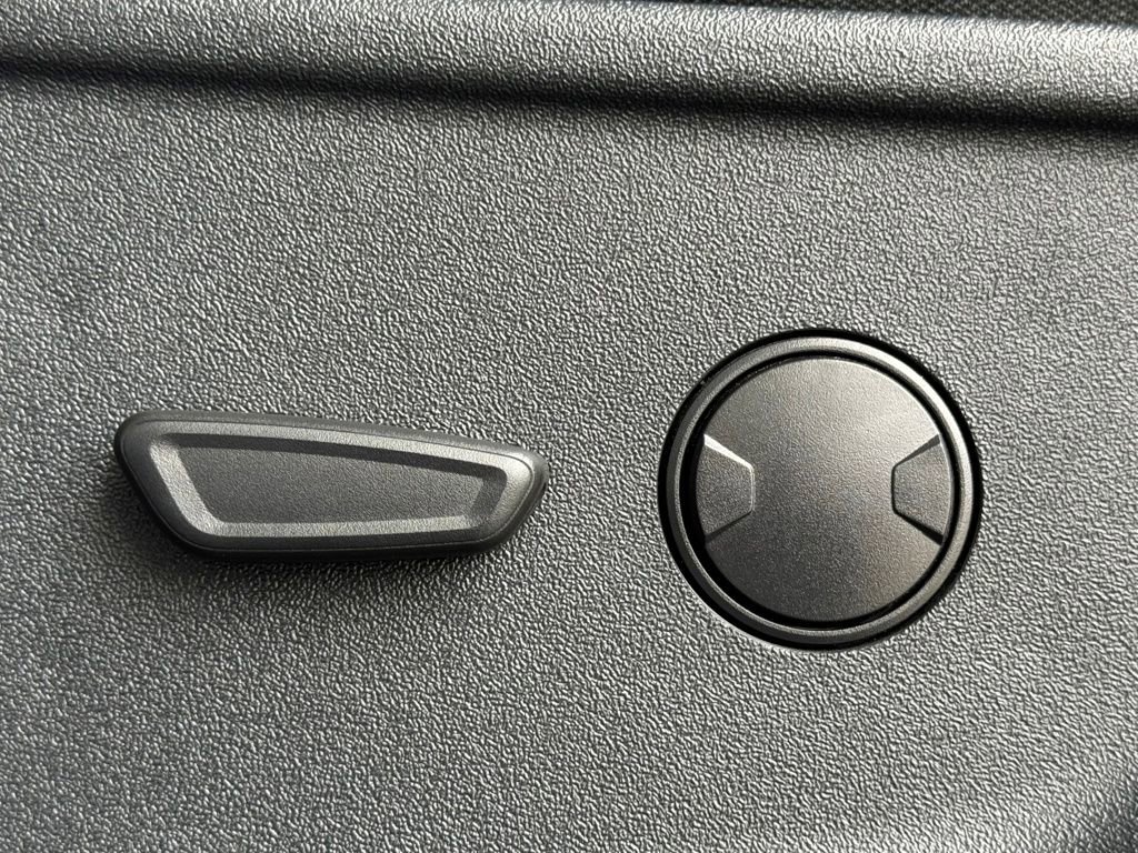 Used 2024 Ford F150 XLT w/ Mobile Office Package image 19