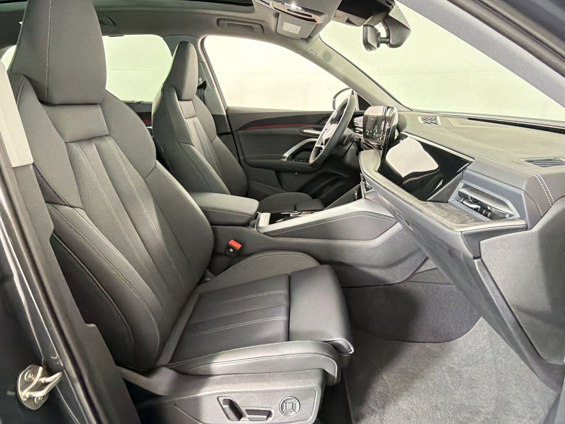 New 2025 Audi Q5 Premium Plus AWD/4WD image 31