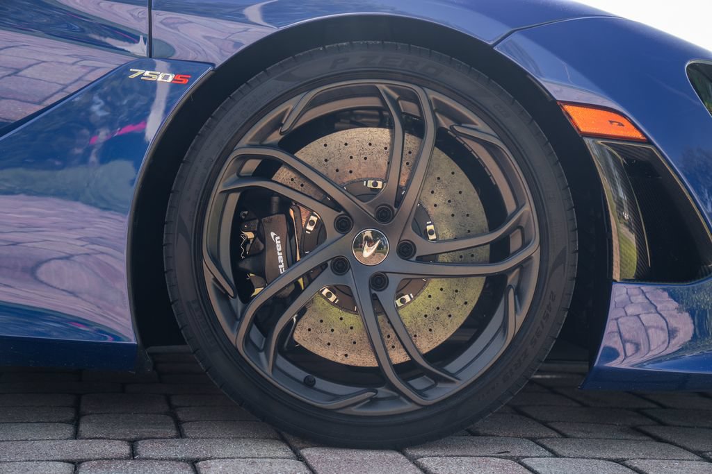 Used 2024 McLaren 750S Spider RWD image 14