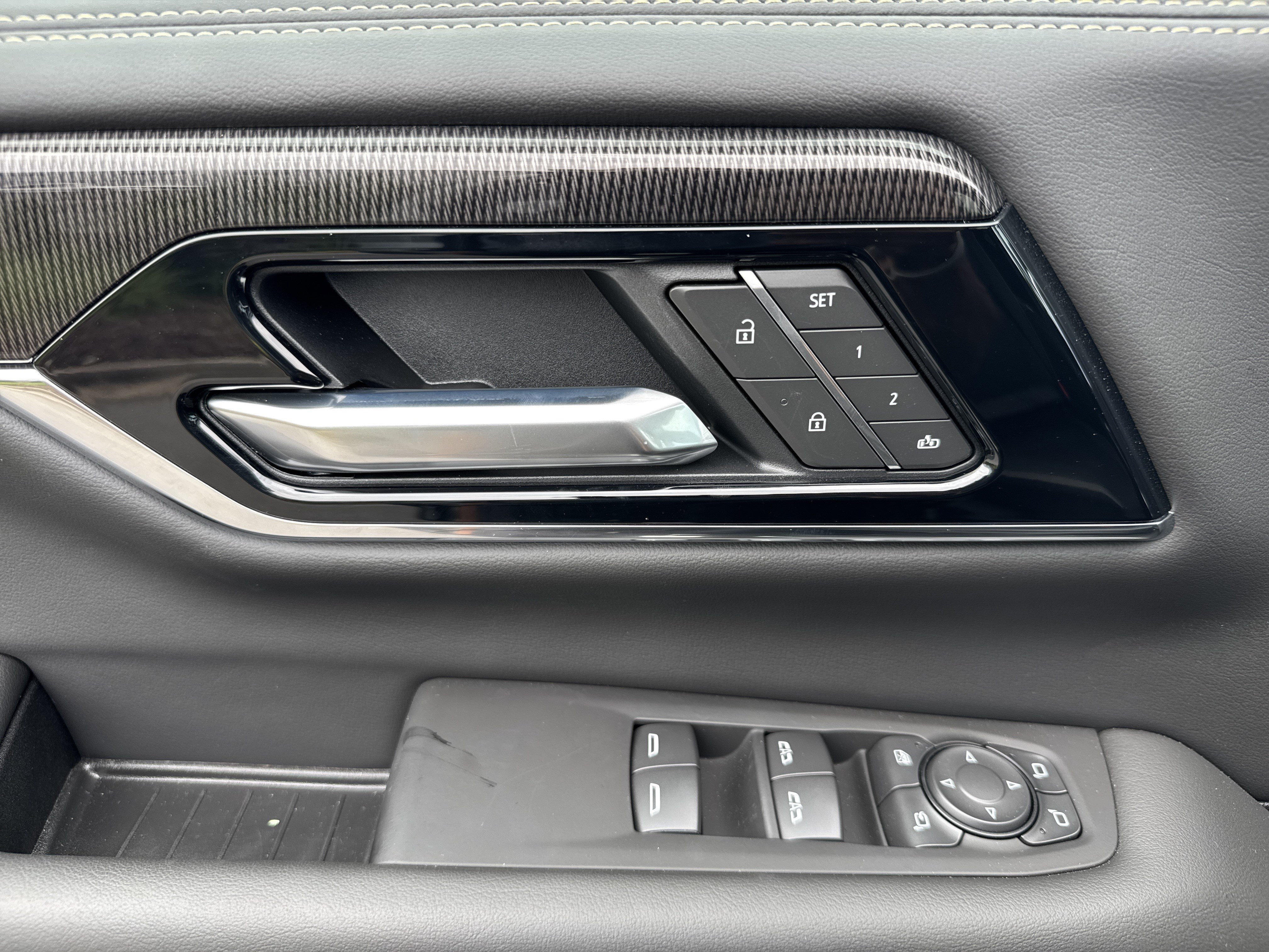 New 2026 GMC Yukon Elevation AWD/4WD image 15