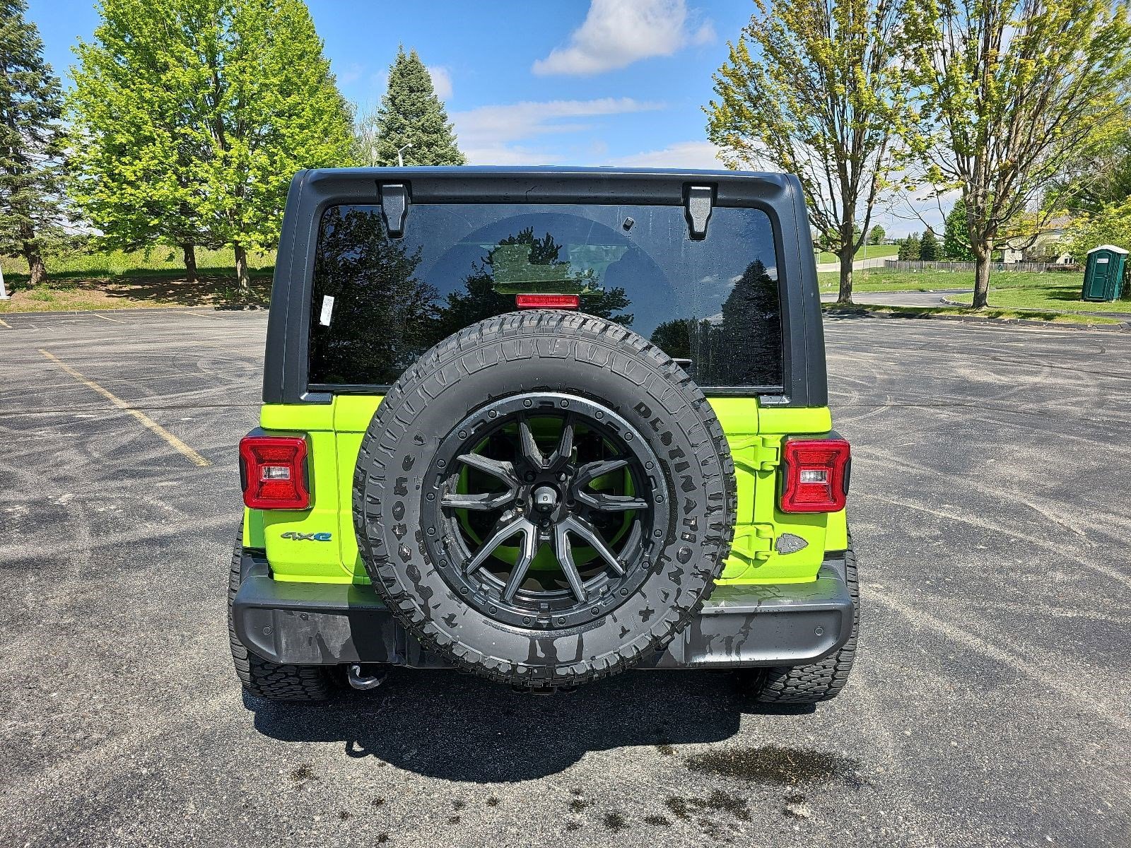 Used 2021 Jeep Wrangler Unlimited Sahara w/ Cold Weather Group AWD/4WD image 5