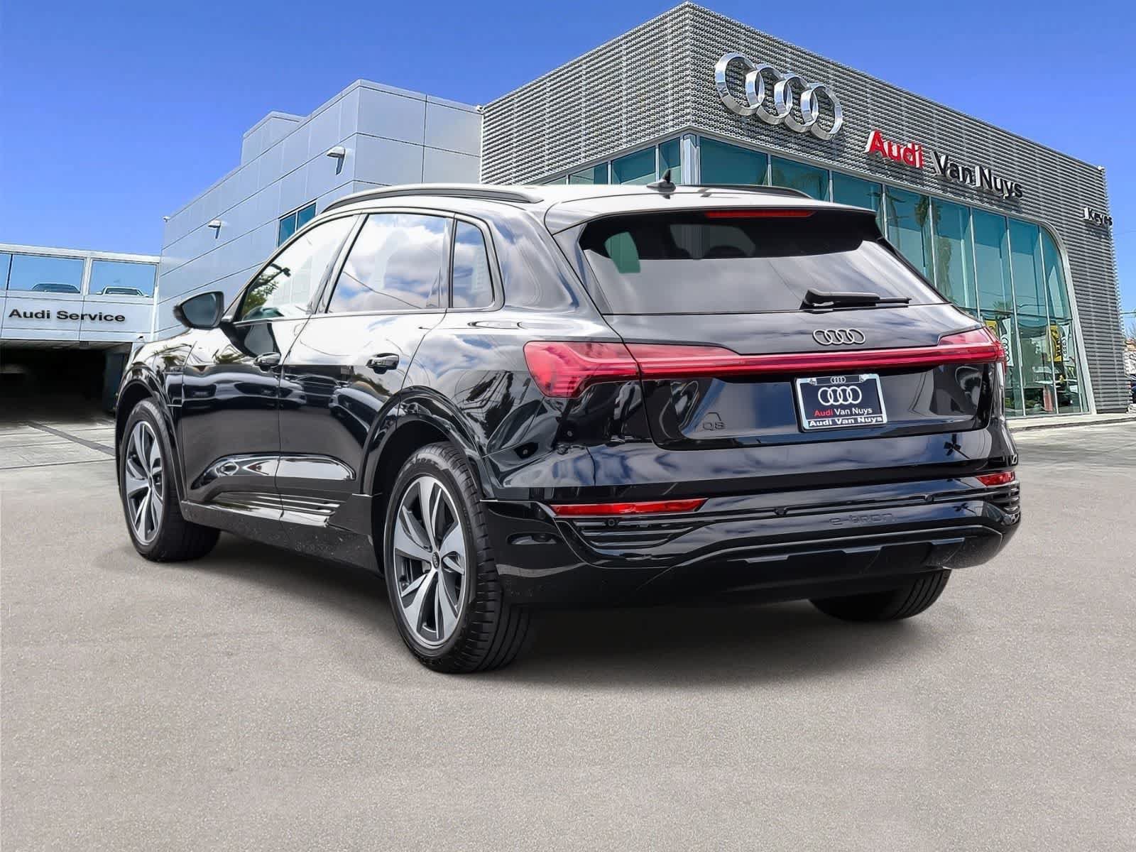 Used 2024 Audi Q8 e-tron Premium AWD/4WD image 2