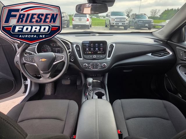 Used 2025 Chevrolet Malibu LT FWD image 17