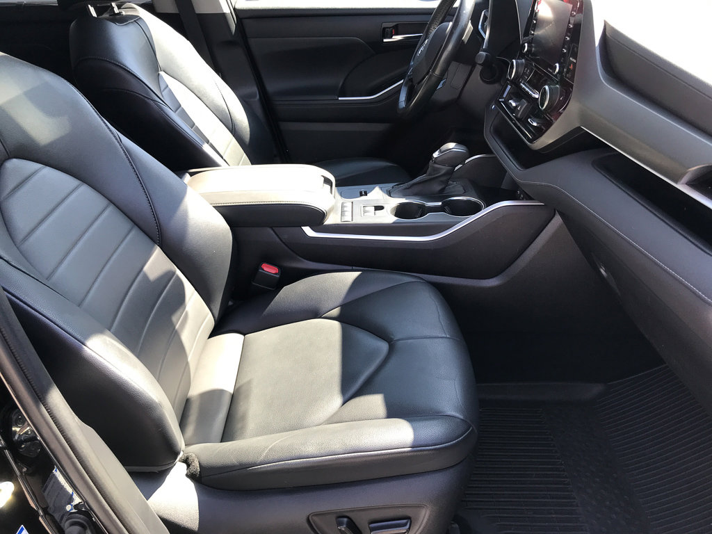 Used 2021 Toyota Highlander XLE image 35