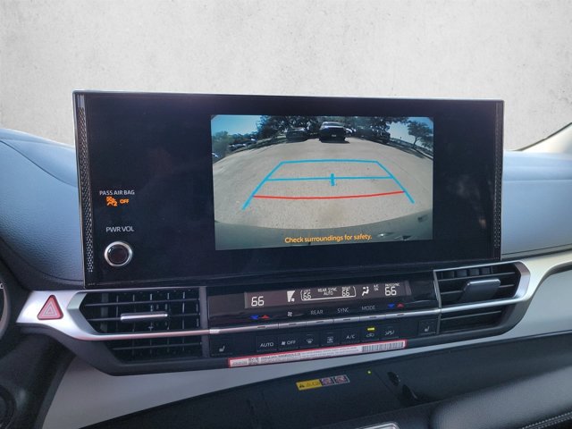 Used 2026 Toyota Sienna XLE FWD image 14