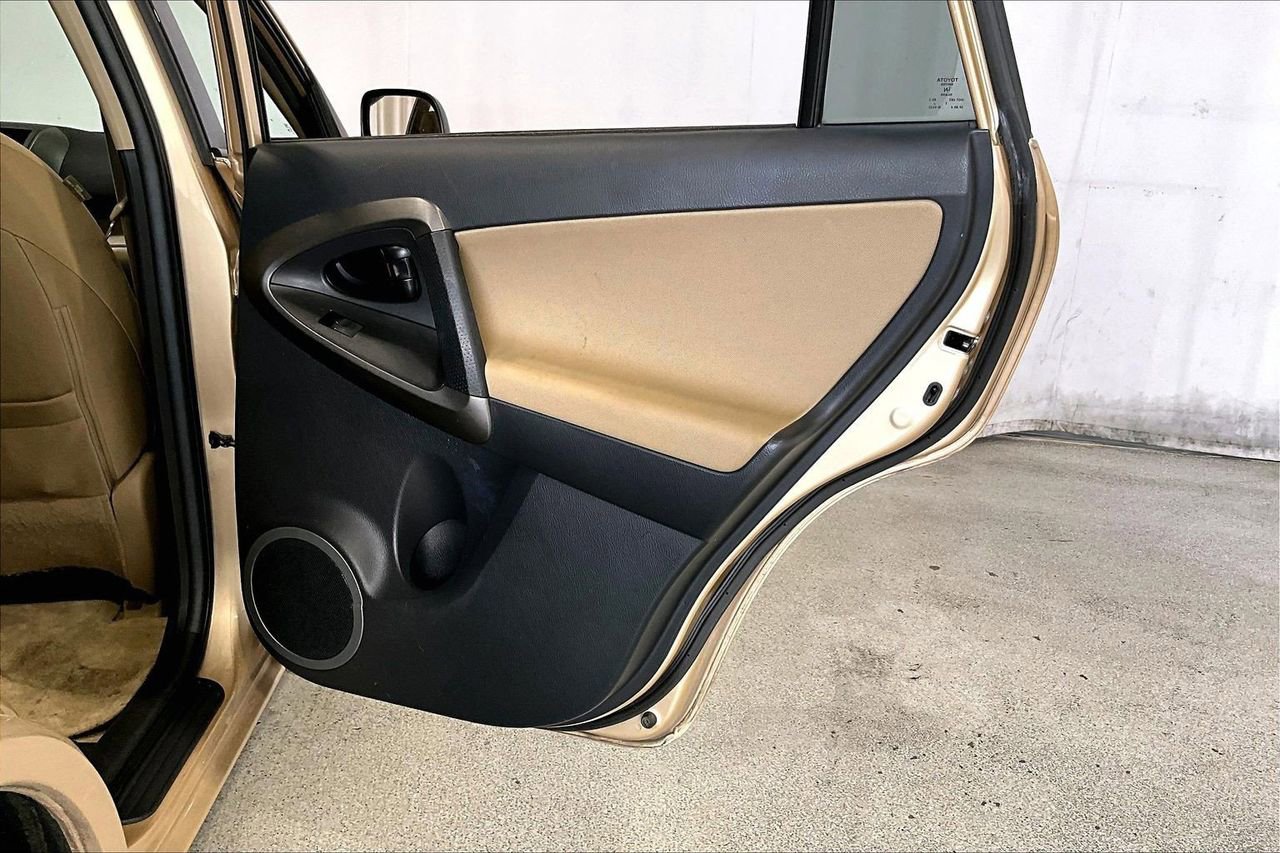 Used 2012 Toyota RAV4 FWD w/ Value Pkg image 23