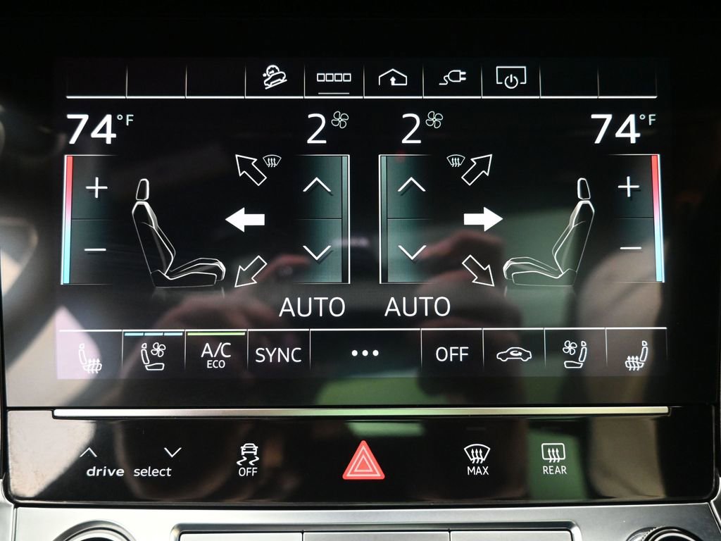 Used 2022 Audi e-tron Premium Plus w/ Premium Plus Package image 14