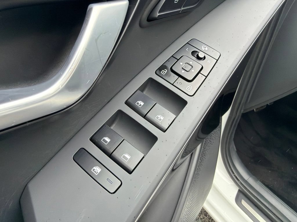Certified 2023 Kia Niro Wave FWD image 13