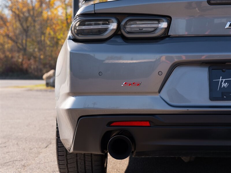 Used 2021 Chevrolet Camaro SS RWD image 10