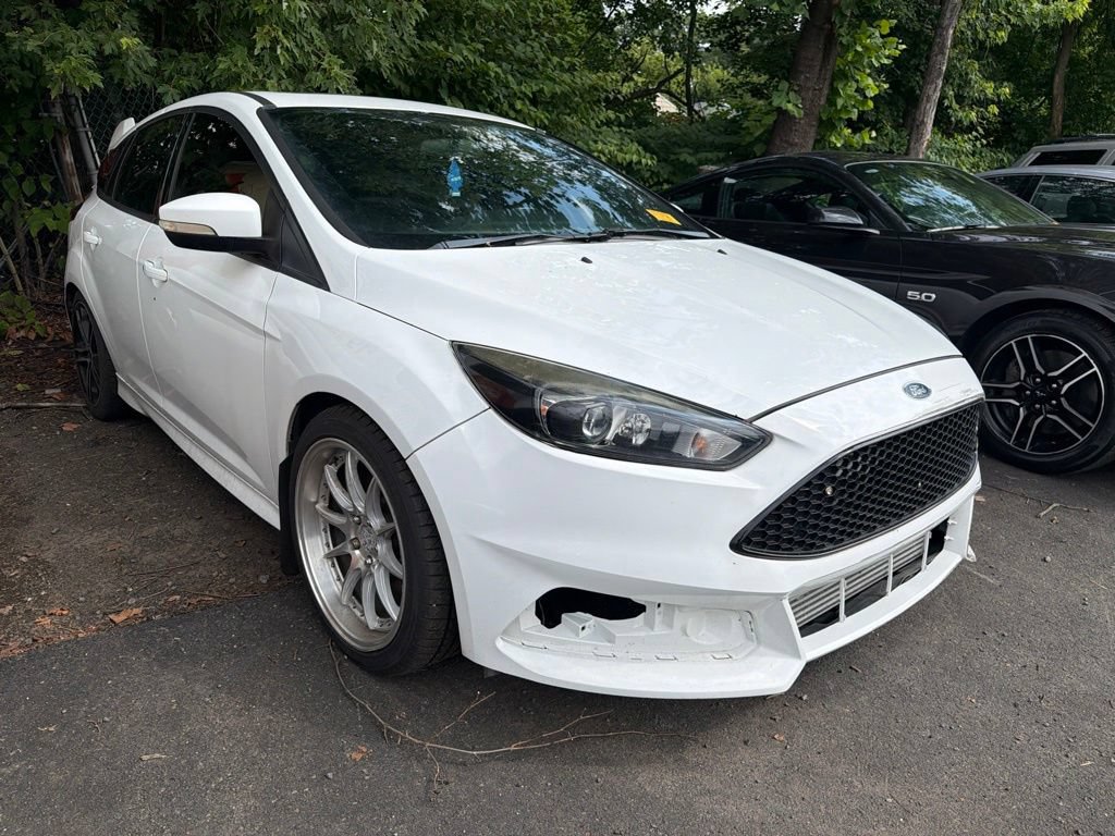 Used 2017 Ford Focus ST w/ Equipment Group 402A FWD image 1