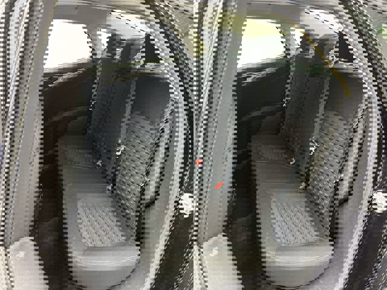 Used 2019 Ford Fusion SE image 11