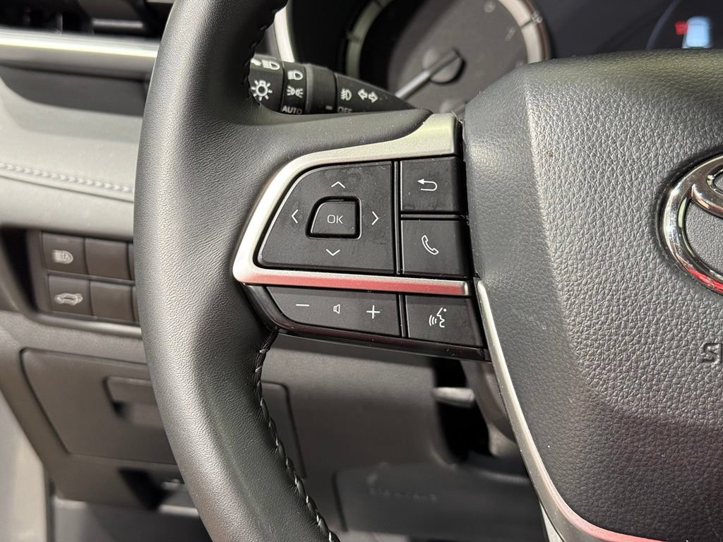 Certified 2025 Toyota Highlander XLE AWD/4WD image 26