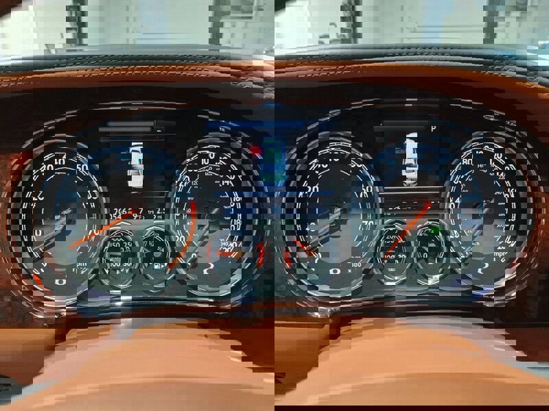 Used 2015 Bentley Flying Spur V8 image 20