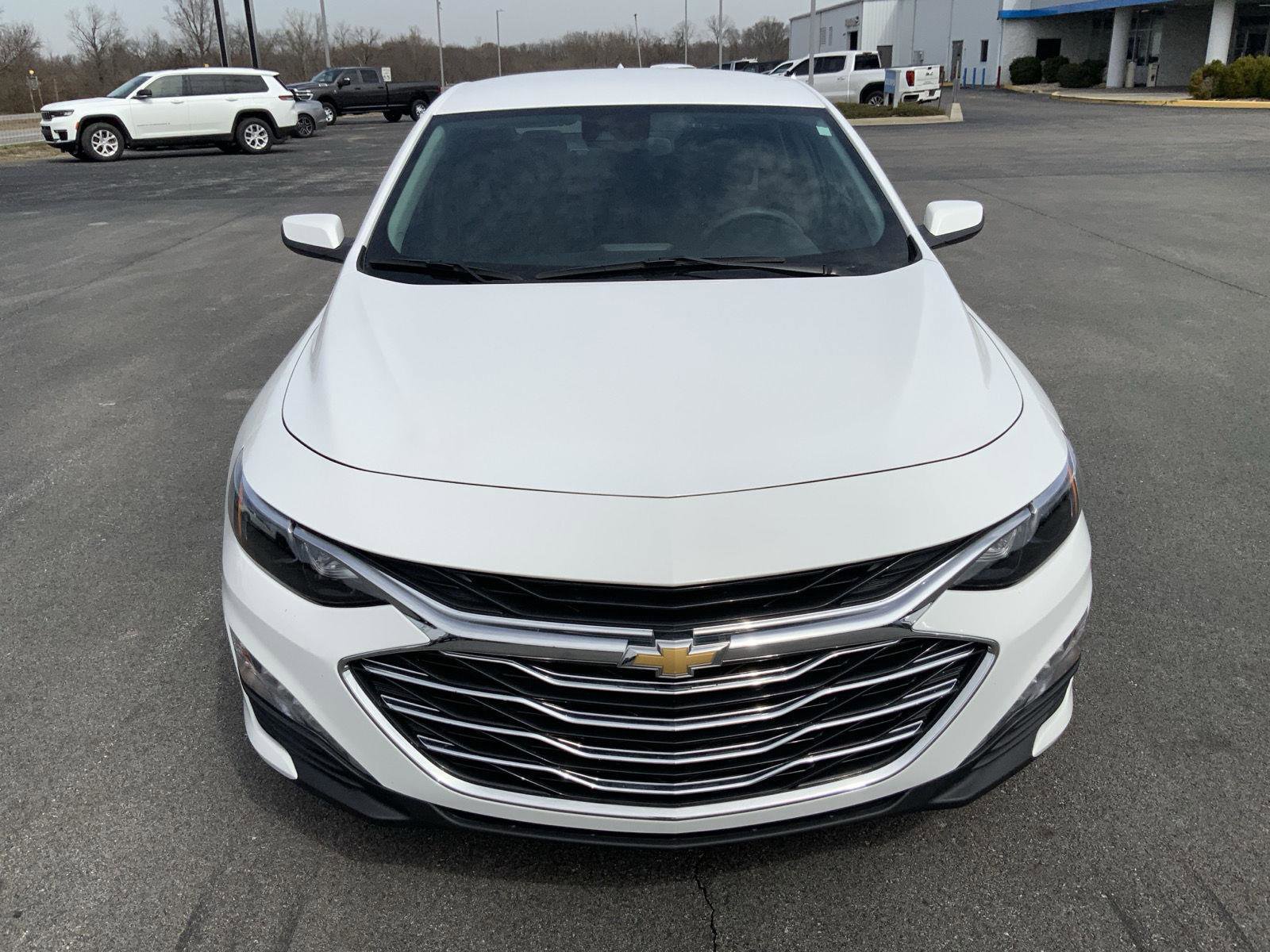 Used 2024 Chevrolet Malibu LT image 3