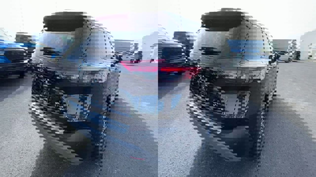 Used 2021 Nissan Rogue SV image 9