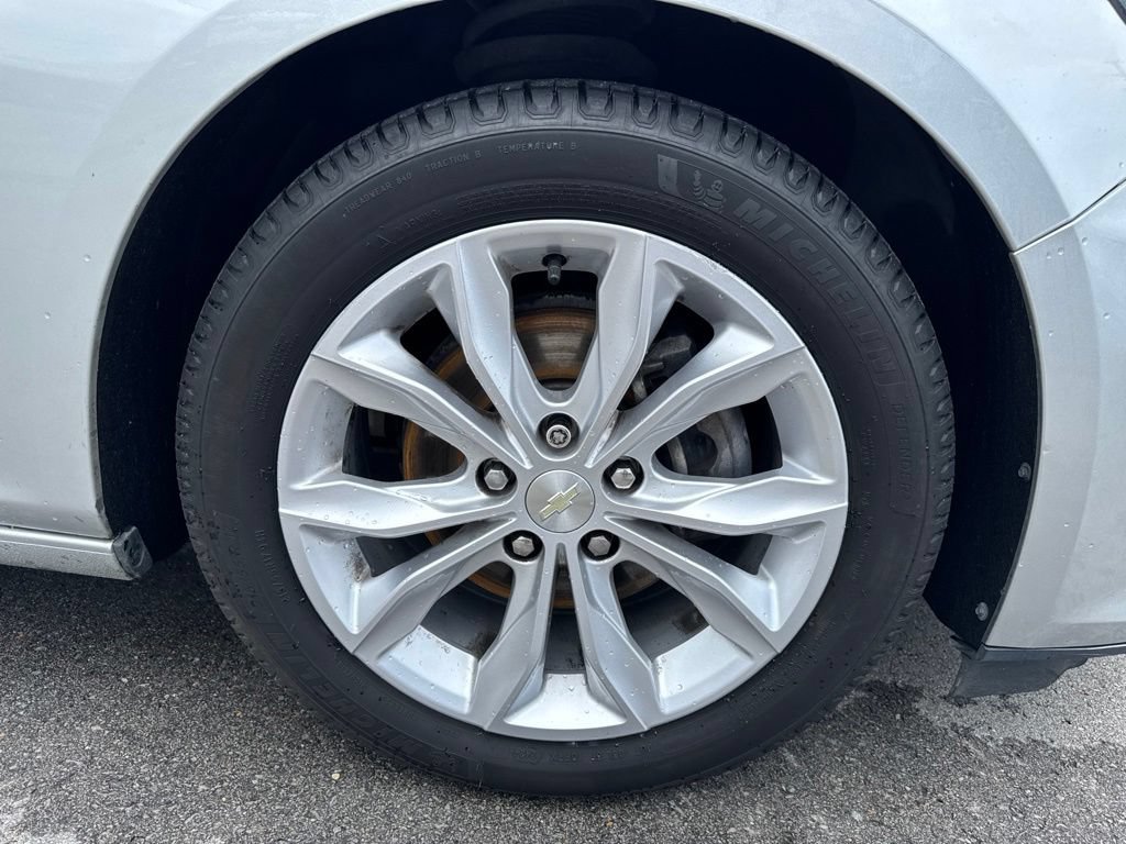 Used 2019 Chevrolet Malibu LT FWD image 27