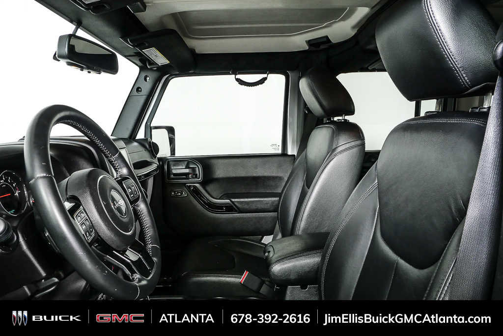 Used 2015 Jeep Wrangler Unlimited Sahara AWD/4WD image 5