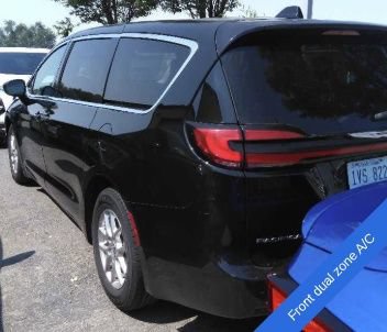 Used 2024 Chrysler Pacifica Touring-L FWD image 12