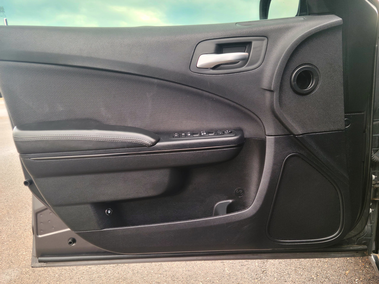 Used 2018 Dodge Charger SXT w/ Blacktop Package image 8