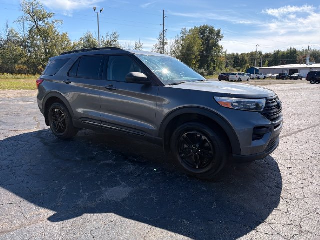 Used 2023 Ford Explorer XLT w/ Class IV Trailer Tow Package AWD/4WD image 6