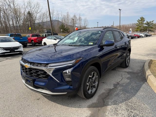 Used 2024 Chevrolet Trax LT w/ Driver Confidence Package image 9
