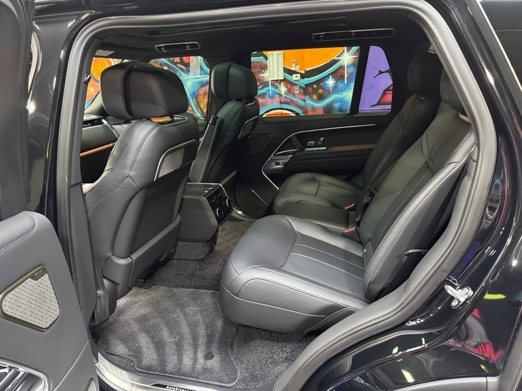 Used 2025 Land Rover Range Rover Long Wheelbase Autobiography AWD/4WD image 13